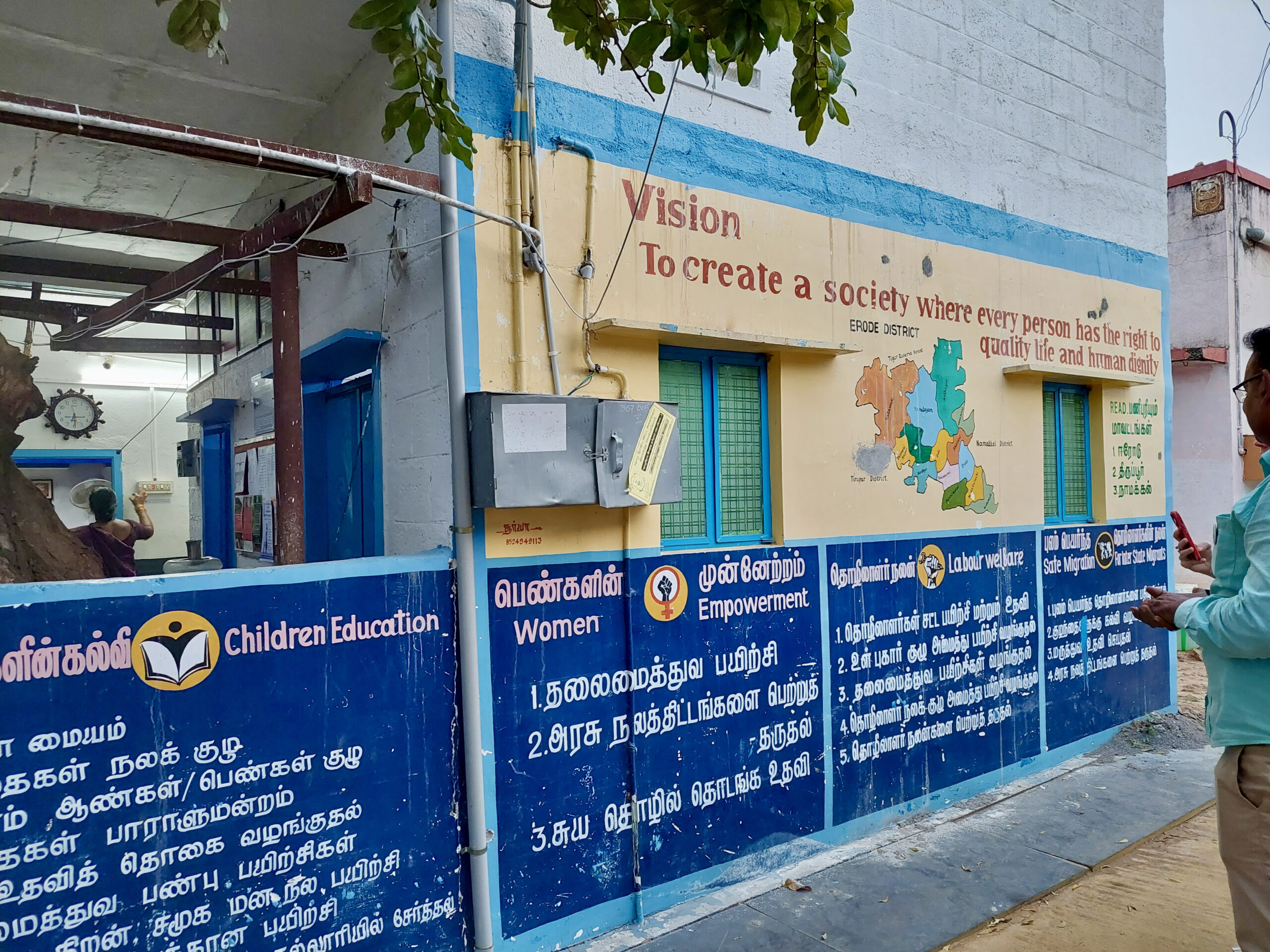 Wall painting at consortium partner READ South India, a NGO advocating for garment workers’ rights. Photo: Mayke Groffen.
